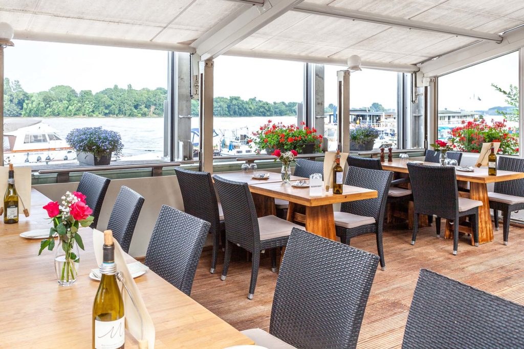 Rhein Terrasse im Restaurant Fährhaus